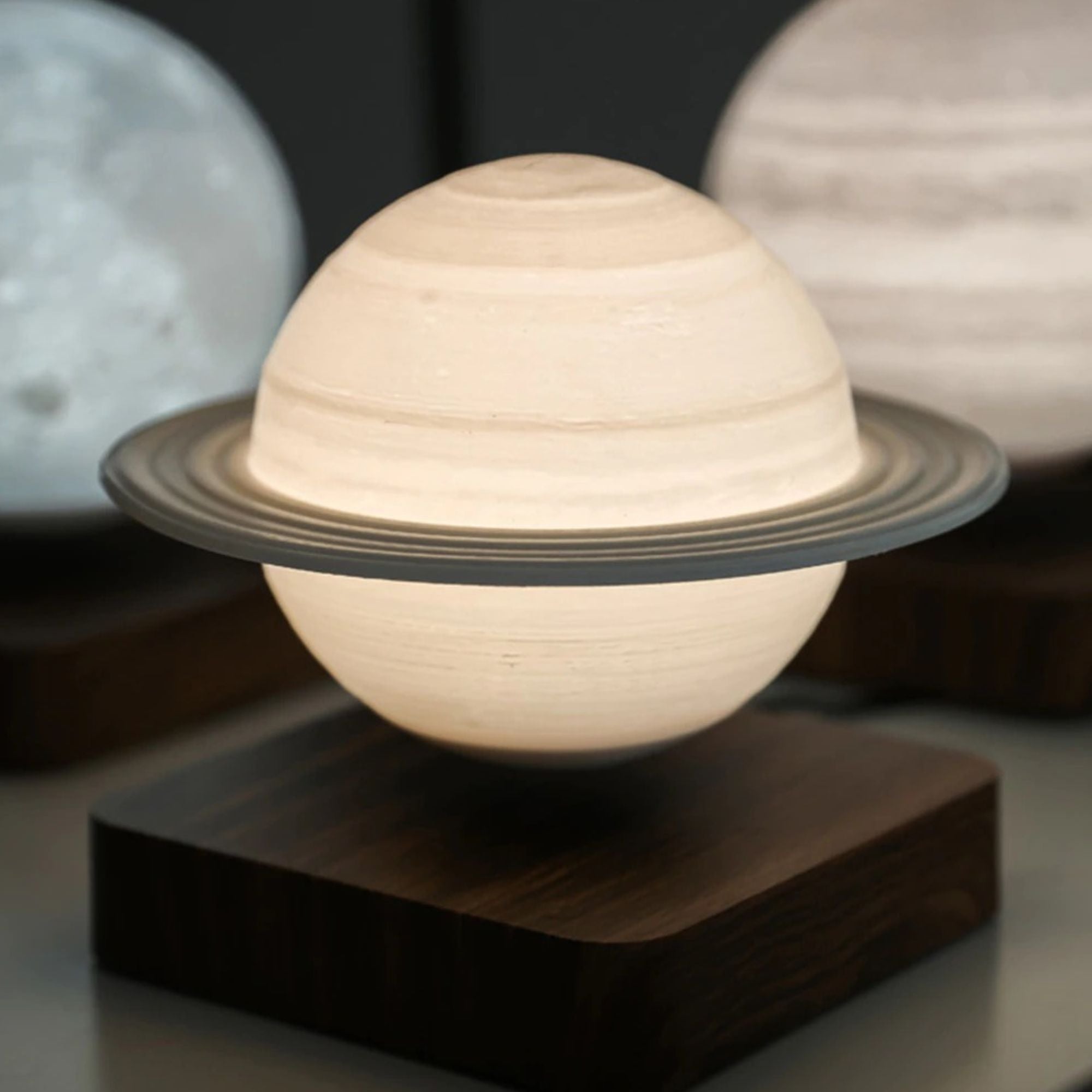 Anti-Gravitational Saturn Night Lamp