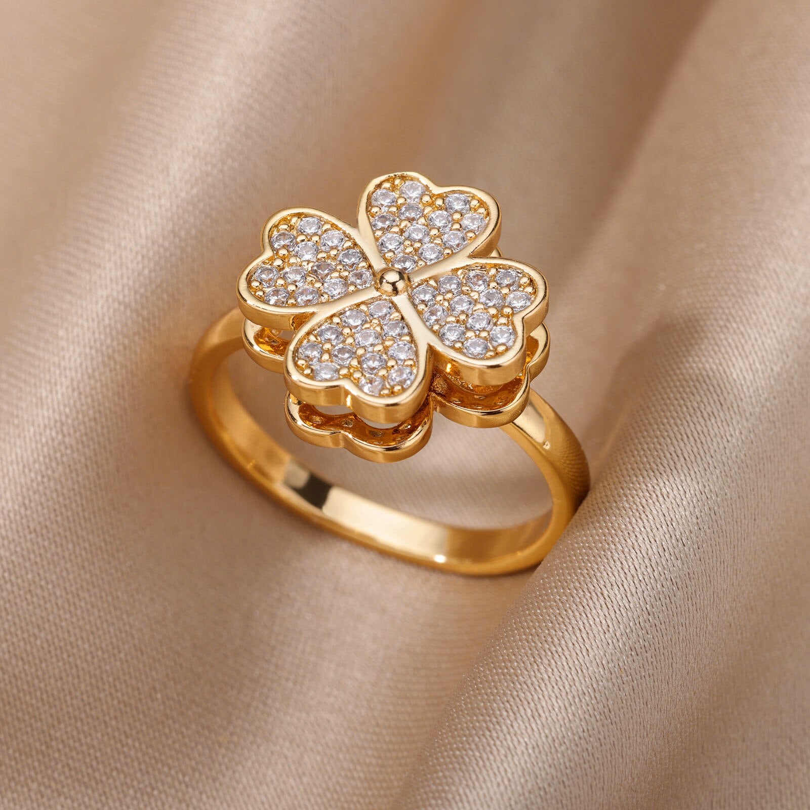 Lucky Spinning Clover Ring